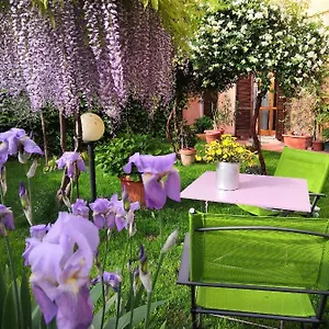 ** Bed & Breakfast Al Giardino Di Alice Italy